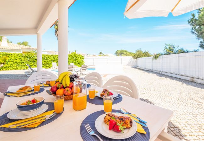 Villa Bermudas (Albufeira) Villa Bermudas (Albufeira)