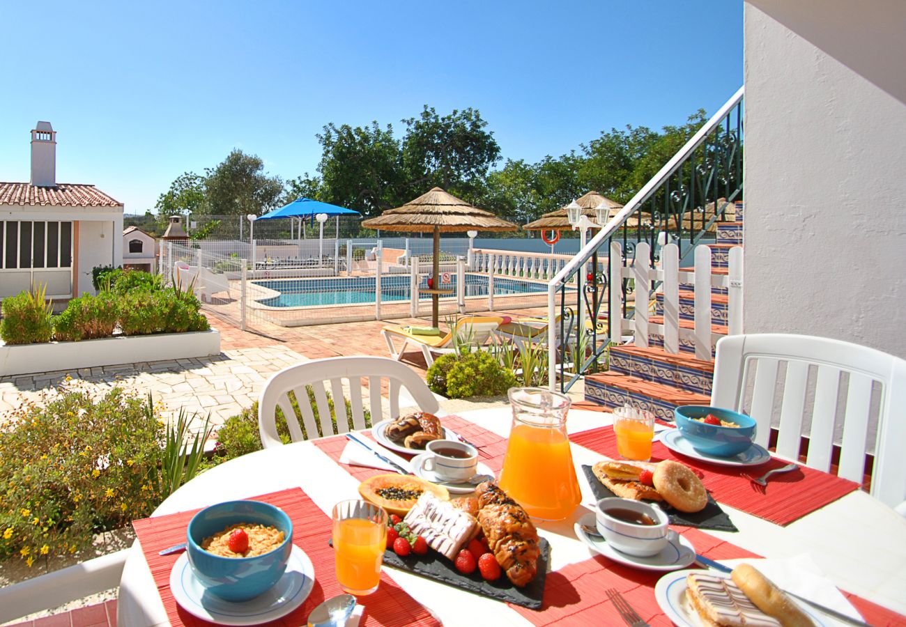 Villa in Ferreiras - Villa Guerreiro