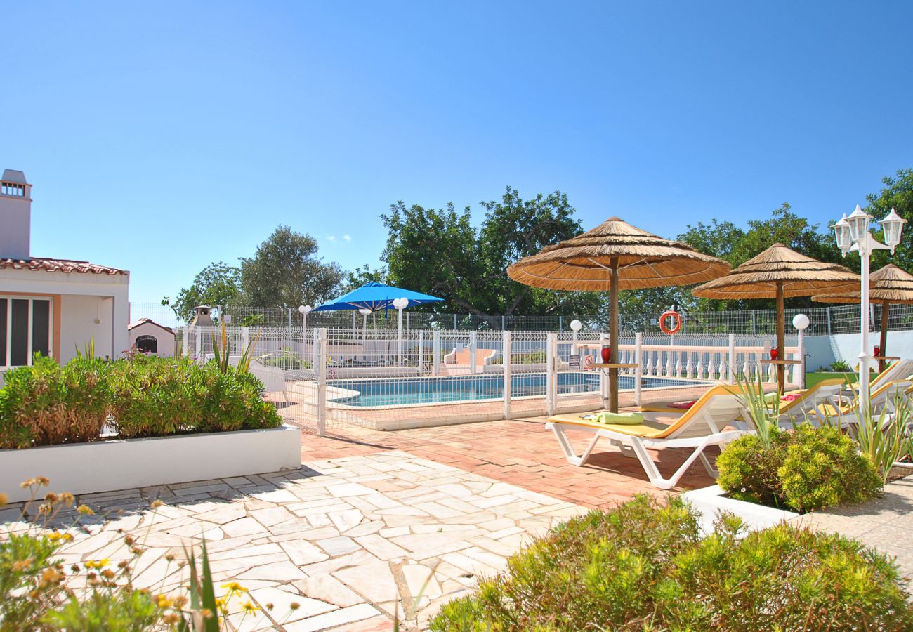 Villa in Ferreiras - Villa Guerreiro
