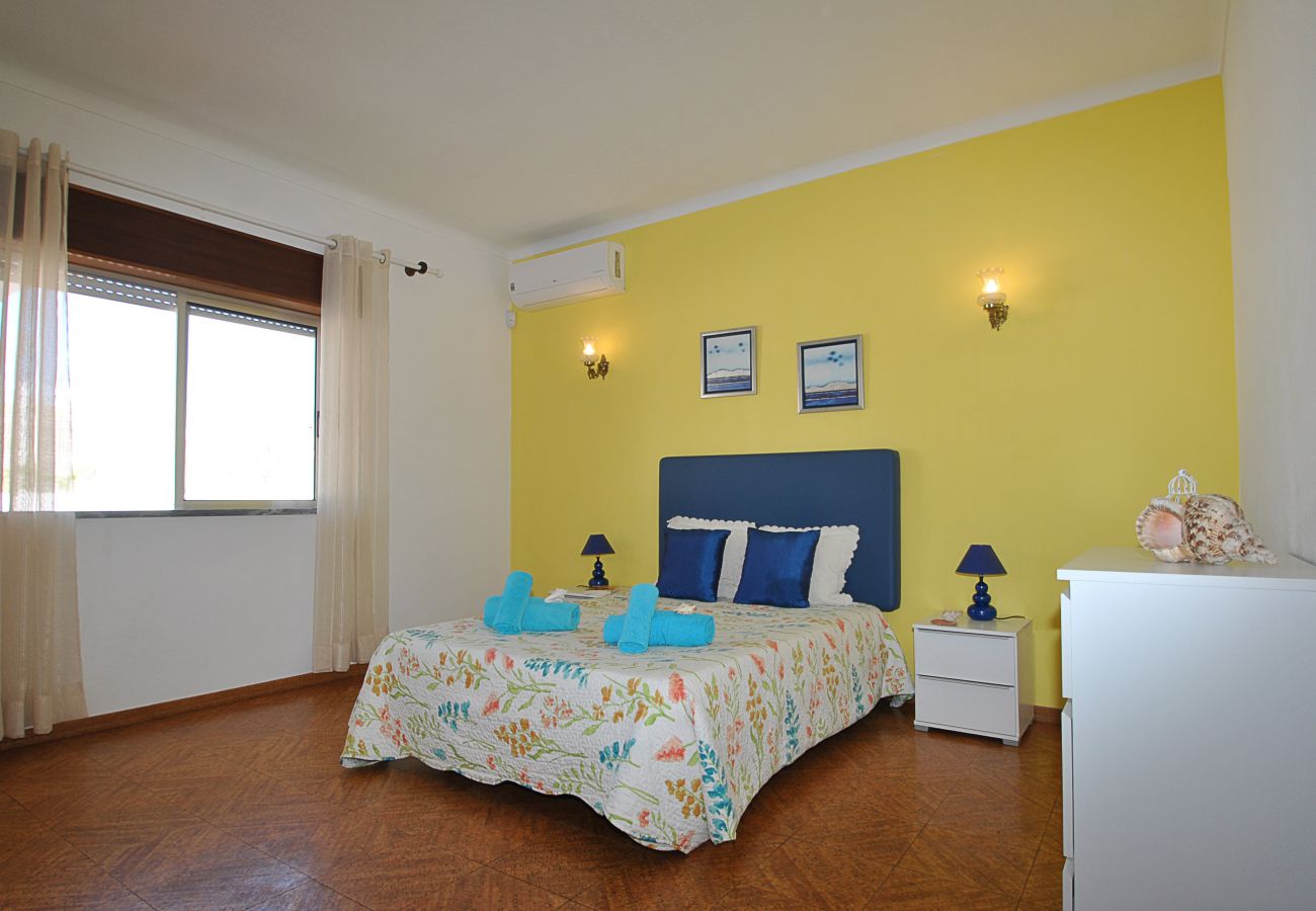 Villa in Ferreiras - Villa Guerreiro