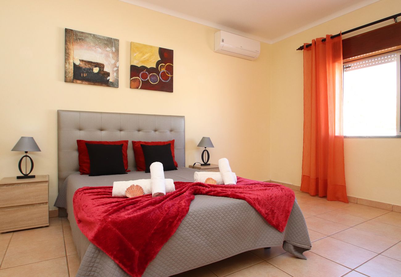 Villa in Ferreiras - Villa Guerreiro